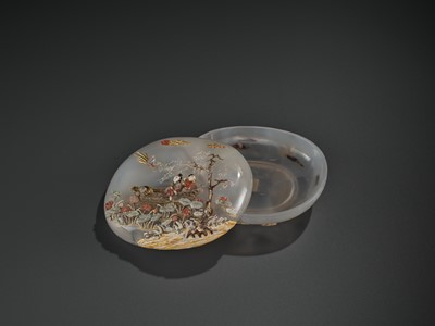 Lot 43 - AN EMBELLISHED ‘PICKING LOTUS’ AGATE BOX, QING DYNASTY