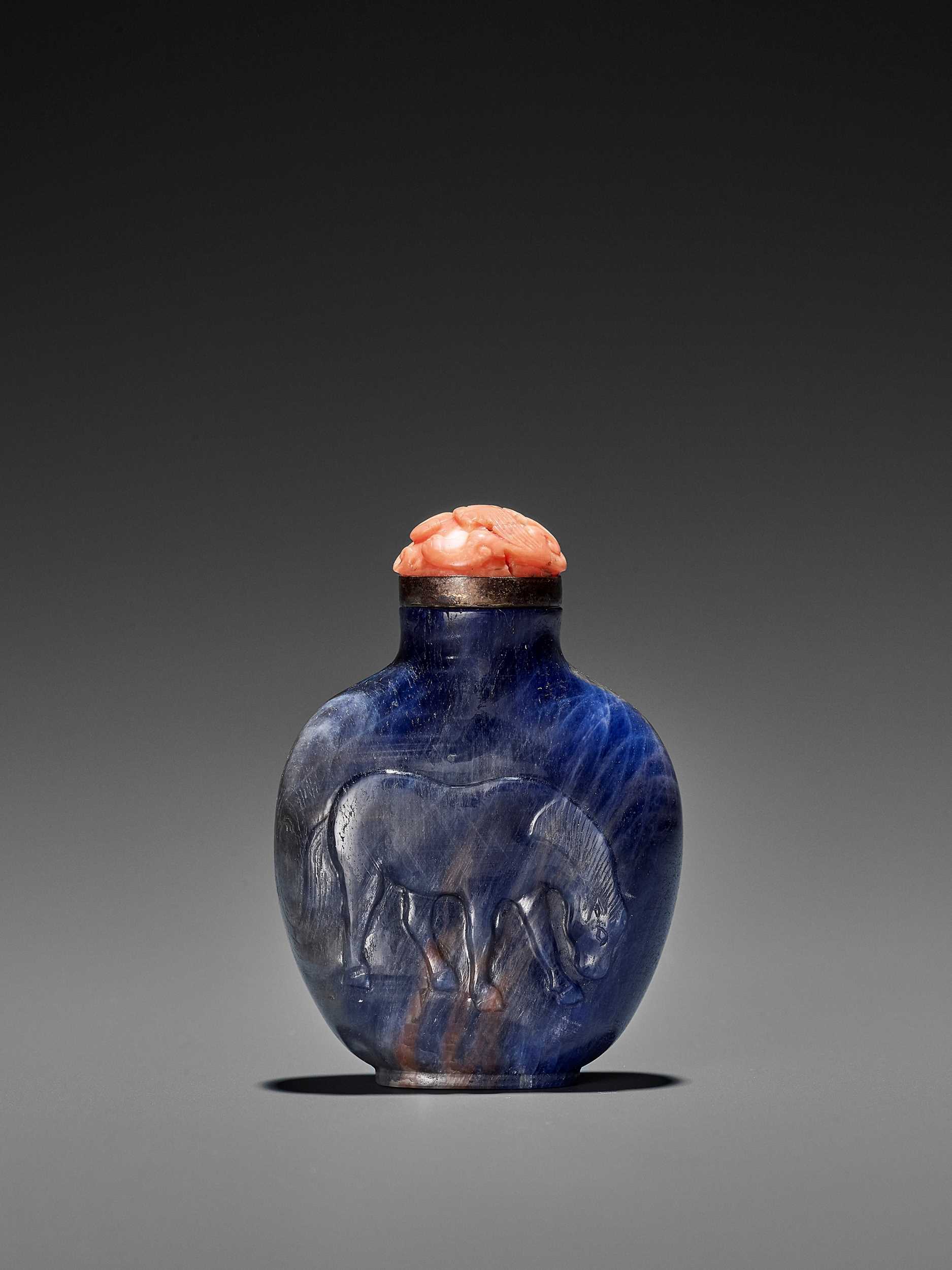 Lot 364 - A SAPPHIRE SNUFF BOTTLE, POSSIBLY IMPERIAL, QING DYNASTY