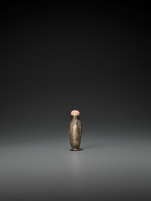 Lot 408 - A GILT SILVER SNUFF BOTTLE FROM THE QUEEN CONSORT OF SIAM, YUE HE MARK