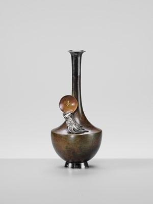 Lot 25 - KANEMITSU: A RARE AND SUPERB ‘MINOGAME AND SAKE’ BRONZE AND SILVER VASE