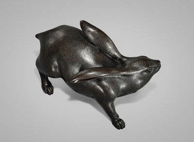 Lot 7 - KAKUUNSAI: A RARE AND CHARMING BRONZE OKIMONO OF A HARE
