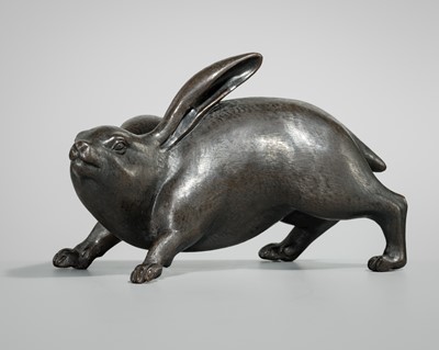 Lot 7 - KAKUUNSAI: A RARE AND CHARMING BRONZE OKIMONO OF A HARE