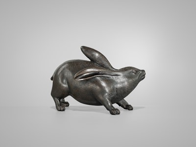 Lot 7 - KAKUUNSAI: A RARE AND CHARMING BRONZE OKIMONO OF A HARE