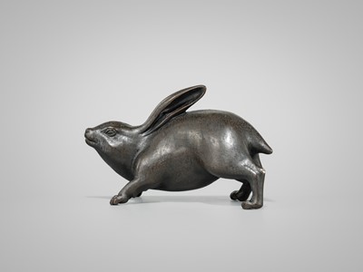 Lot 7 - KAKUUNSAI: A RARE AND CHARMING BRONZE OKIMONO OF A HARE