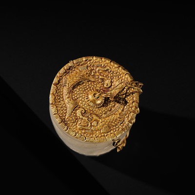 Lot 56 - A PAIR OF FINE ROCK CRYSTAL CUPS WITH FINE GOLD REPOUSSÉ COVERS, LIAO DYNASTY