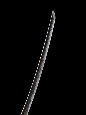 SUKENAGA: A WAKIZASHI IN SUPERB LACQUER ‘KIRI, KATABAMI AND KIKU’ KOSHIRAE, THE BLADE WITH NBTHK TOKUBETSU HOZON TOKEN CERTIFICATE