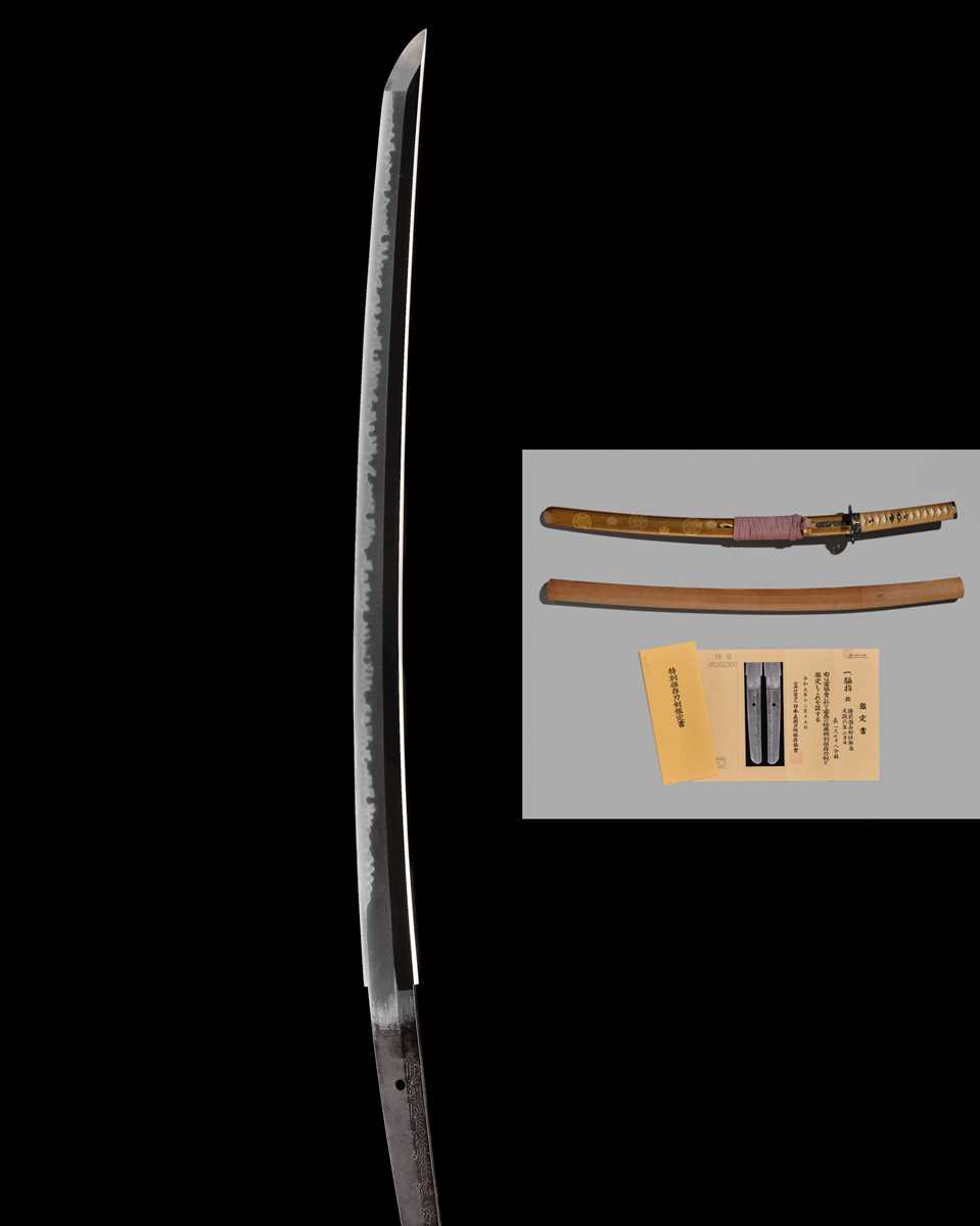 SUKENAGA: A WAKIZASHI IN SUPERB LACQUER ‘KIRI, KATABAMI AND KIKU’ KOSHIRAE, THE BLADE WITH NBTHK TOKUBETSU HOZON TOKEN CERTIFICATE