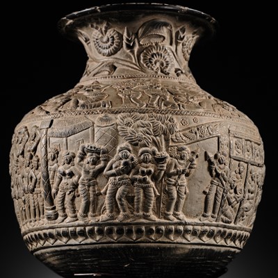 Lot 104 - A RARE AND REMARKABLY FINE CHANDRAKETUGARH POTTERY VASE, SHUNGA PERIOD, 2ND-1ST CENTURY BC