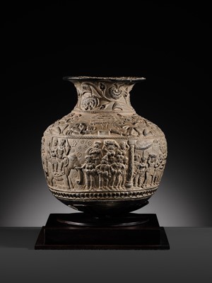 Lot 104 - A RARE AND REMARKABLY FINE CHANDRAKETUGARH POTTERY VASE, SHUNGA PERIOD, 2ND-1ST CENTURY BC