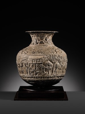 Lot 104 - A RARE AND REMARKABLY FINE CHANDRAKETUGARH POTTERY VASE, SHUNGA PERIOD, 2ND-1ST CENTURY BC