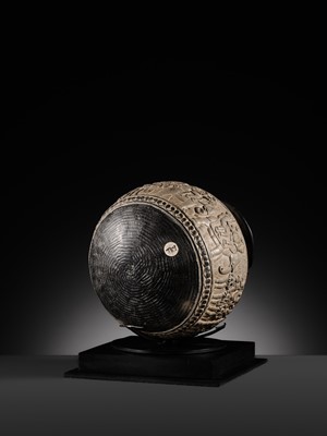 Lot 104 - A RARE AND REMARKABLY FINE CHANDRAKETUGARH POTTERY VASE, SHUNGA PERIOD, 2ND-1ST CENTURY BC