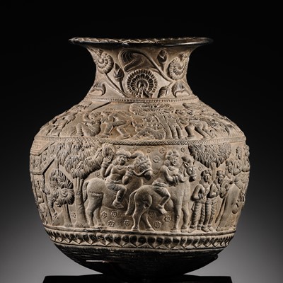 Lot 104 - A RARE AND REMARKABLY FINE CHANDRAKETUGARH POTTERY VASE, SHUNGA PERIOD, 2ND-1ST CENTURY BC