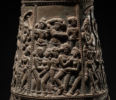 A VERY LARGE AND IMPORTANT CHANDRAKETUGARH POTTERY VESSEL, 2ND-1ST CENTURY BC