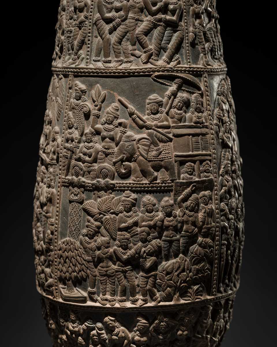 A VERY LARGE AND IMPORTANT CHANDRAKETUGARH POTTERY VESSEL, 2ND-1ST CENTURY BC