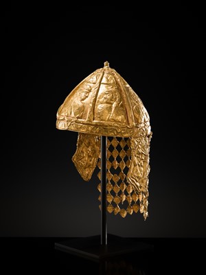 Lot 185 - AN EXCEPTIONAL AND EXTREMELY RARE 23K GOLD RITUAL HELMET, WESTERN EURASIAN STEPPE, POSSIBLY HELLENISTIC OR SCYTHIAN IN THE FIRST MILLENNIUM BC