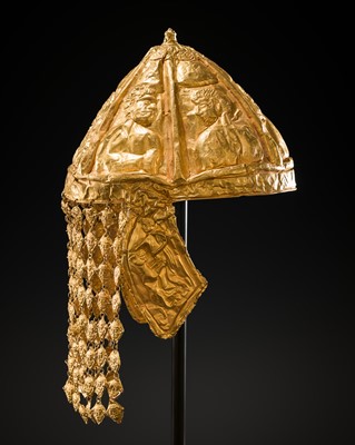 Lot 185 - AN EXCEPTIONAL AND EXTREMELY RARE 23K GOLD RITUAL HELMET, WESTERN EURASIAN STEPPE, POSSIBLY HELLENISTIC OR SCYTHIAN IN THE FIRST MILLENNIUM BC
