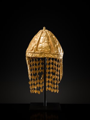 Lot 185 - AN EXCEPTIONAL AND EXTREMELY RARE 23K GOLD RITUAL HELMET, WESTERN EURASIAN STEPPE, POSSIBLY HELLENISTIC OR SCYTHIAN IN THE FIRST MILLENNIUM BC