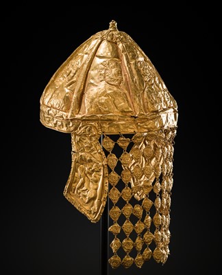 Lot 185 - AN EXCEPTIONAL AND EXTREMELY RARE 23K GOLD RITUAL HELMET, WESTERN EURASIAN STEPPE, POSSIBLY HELLENISTIC OR SCYTHIAN IN THE FIRST MILLENNIUM BC