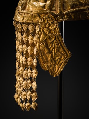 Lot 185 - AN EXCEPTIONAL AND EXTREMELY RARE 23K GOLD RITUAL HELMET, WESTERN EURASIAN STEPPE, POSSIBLY HELLENISTIC OR SCYTHIAN IN THE FIRST MILLENNIUM BC