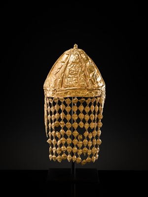 Lot 185 - AN EXCEPTIONAL AND EXTREMELY RARE 23K GOLD RITUAL HELMET, WESTERN EURASIAN STEPPE, POSSIBLY HELLENISTIC OR SCYTHIAN IN THE FIRST MILLENNIUM BC