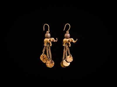 Lot 92 - A PAIR OF GOLD ‘ELEPHANT’ EARRINGS, TAXILA, INDO-GREEK RULE, HELLENISTIC PERIOD