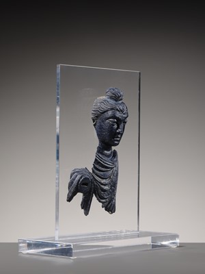 Lot 102 - A FINE LAPIS LAZULI FRAGMENT OF BUDDHA SHAKYAMUNI