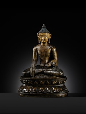Lot 11 - AN IMPORTANT PARCEL-GILT COPPER ALLOY FIGURE OF BUDDHA SHAKYAMUNI, TIBET, 13TH-14TH CENTURY