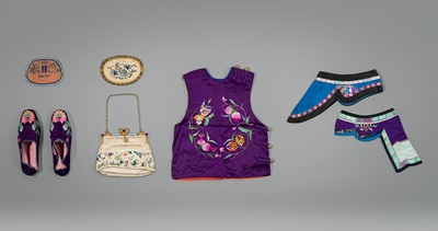 A COLLECTION OF EMBROIDERED TEXTILE ACCOUTREMENTS, QING DYNASTY