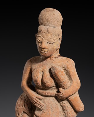 Lot 185 - A MAJAPAHIT TERRACOTTA FIGURE OF A WOMAN