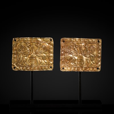 Lot 94 - A PAIR OF SCYTHIAN GOLD ‘WINGED GRIFFINS’ PLAQUES, CIRCA 5TH CENTURY BC