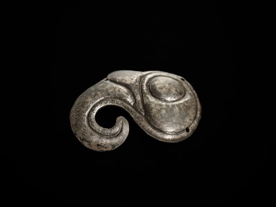 Lot 89 - TWO BIRD HEAD APPLIQUÉS, ONE GOLD AND ONE SILVER, SCYTHIAN, 4TH CENTURY BC