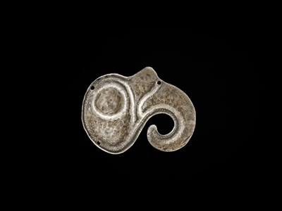 Lot 89 - TWO BIRD HEAD APPLIQUÉS, ONE GOLD AND ONE SILVER, SCYTHIAN, 4TH CENTURY BC