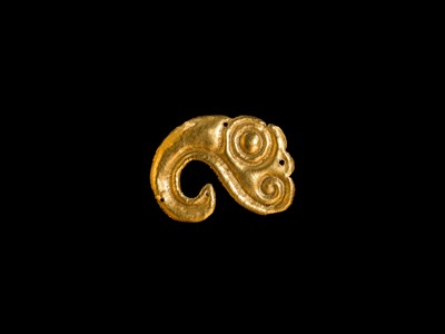 Lot 89 - TWO BIRD HEAD APPLIQUÉS, ONE GOLD AND ONE SILVER, SCYTHIAN, 4TH CENTURY BC