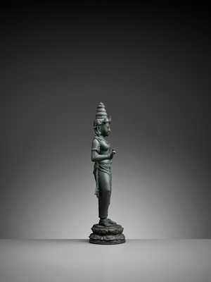 Lot 713 - A JAVANESE BRONZE FIGURE OF AVALOKITESHVARA, 9TH-10TH CENTURY