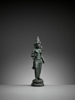 Lot 713 - A JAVANESE BRONZE FIGURE OF AVALOKITESHVARA, 9TH-10TH CENTURY