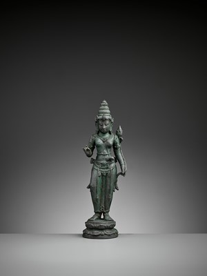 Lot 713 - A JAVANESE BRONZE FIGURE OF AVALOKITESHVARA, 9TH-10TH CENTURY