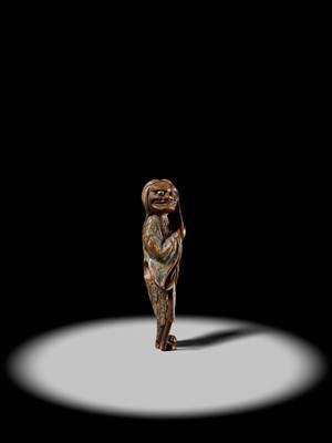 Lot 88 - A POWERFUL SAISHIKI NETSUKE OF SOZUKA BABA AS GAMA SENNIN, STYLE OF YOSHIMURA SHUZAN