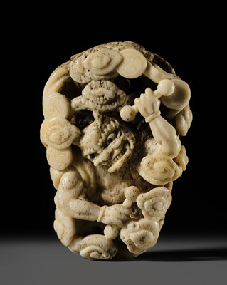 Lot 319 - AN IMPRESSIVE ANTLER NETSUKE OF RAIJIN, ATTRIBUTED TO HAKUSAI