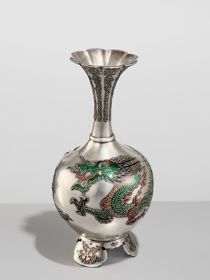 Lot 24 - UJITADA: A SUPERB CLOISONNÉ ENAMEL APPLIED SILVER ‘DRAGON’ VASE