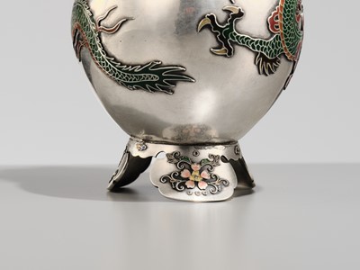Lot 24 - UJITADA: A SUPERB CLOISONNÉ ENAMEL APPLIED SILVER ‘DRAGON’ VASE