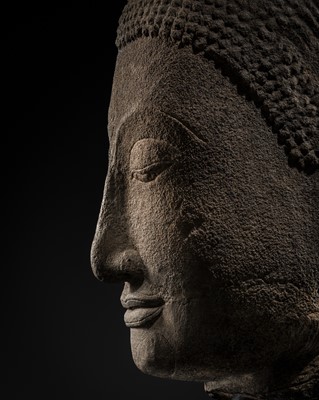 Lot 52 - A SANDSTONE HEAD OF BUDDHA, EARLY AYUTTHAYA KINGDOM