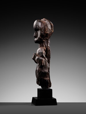 Lot 102 - A CARVED WOOD BIERI CULT RELIQUARY FIGURE, FANG CULTURE, GABON, LATE 19TH TO MID-20TH CENTURY