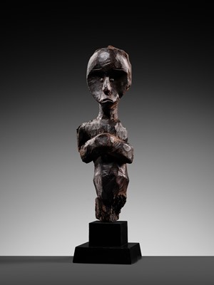 Lot 102 - A CARVED WOOD BIERI CULT RELIQUARY FIGURE, FANG CULTURE, GABON, LATE 19TH TO MID-20TH CENTURY