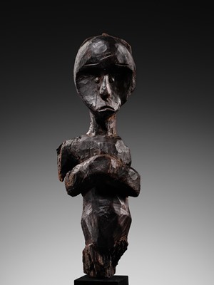 Lot 102 - A CARVED WOOD BIERI CULT RELIQUARY FIGURE, FANG CULTURE, GABON, LATE 19TH TO MID-20TH CENTURY