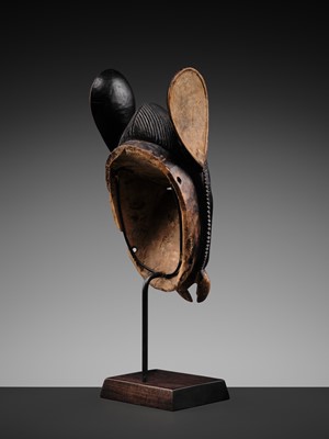 Lot 97 - A CARVED WOOD ‘ELEPHANT’ MASK, BAULE CULTURE, CÔTE D'IVOIRE, LATE 19TH TO EARLY 20TH CENTURY