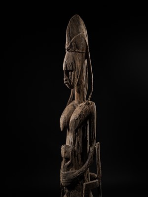 Lot 77 - AN IMPORTANT AND LARGE (192 CM) CARVED WOOD ‘MOTHER AND CHILD’ GROUP, BAMANA CULTURE, MALI, 19TH CENTURY OR EARLIER