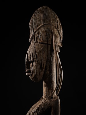 Lot 77 - AN IMPORTANT AND LARGE (192 CM) CARVED WOOD ‘MOTHER AND CHILD’ GROUP, BAMANA CULTURE, MALI, 19TH CENTURY OR EARLIER