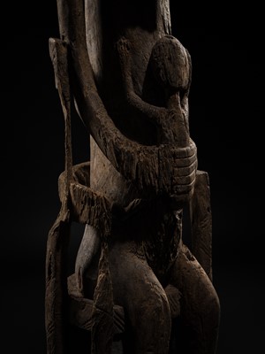 Lot 77 - AN IMPORTANT AND LARGE (192 CM) CARVED WOOD ‘MOTHER AND CHILD’ GROUP, BAMANA CULTURE, MALI, 19TH CENTURY OR EARLIER