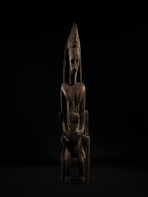 Lot 77 - AN IMPORTANT AND LARGE (192 CM) CARVED WOOD ‘MOTHER AND CHILD’ GROUP, BAMANA CULTURE, MALI, 19TH CENTURY OR EARLIER