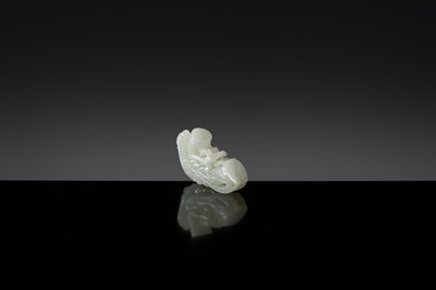 A JADE CARVING OF AN APSARA, 17TH-18TH CENTURY OR EARLIER